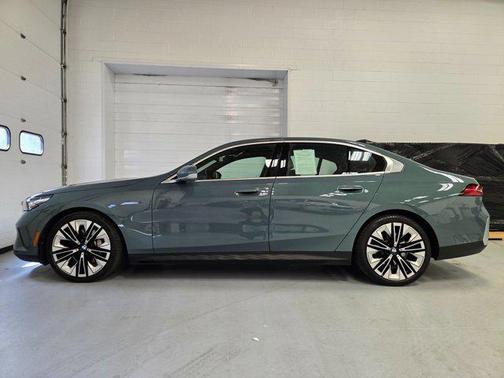 2024 BMW 530 i xDrive