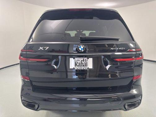 Black Sapphire Metallic 2024 BMW X7 xDrive40i
