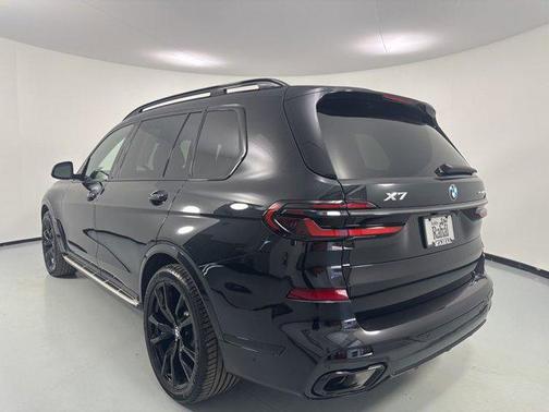 Black Sapphire Metallic 2024 BMW X7 xDrive40i