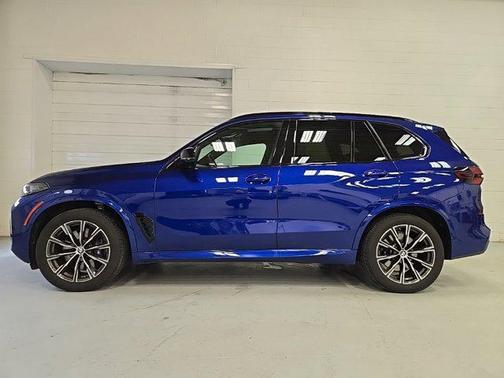 2024 BMW X5 M60i