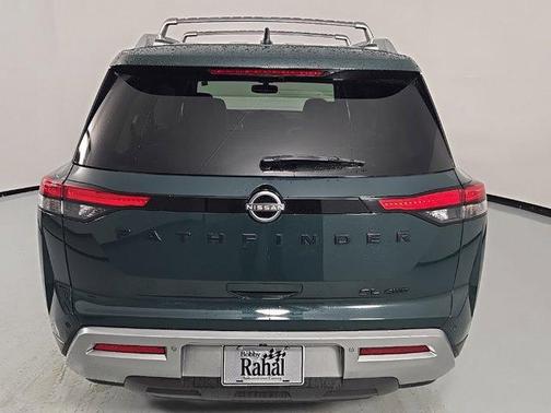 2022 Nissan Pathfinder SL 4WD