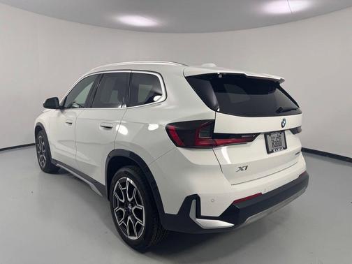 Alpine White 2025 BMW X1 xDrive28i