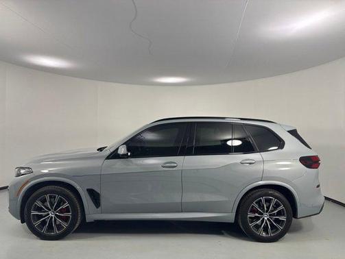 Brooklyn Grey Metallic 2024 BMW X5 xDrive40i