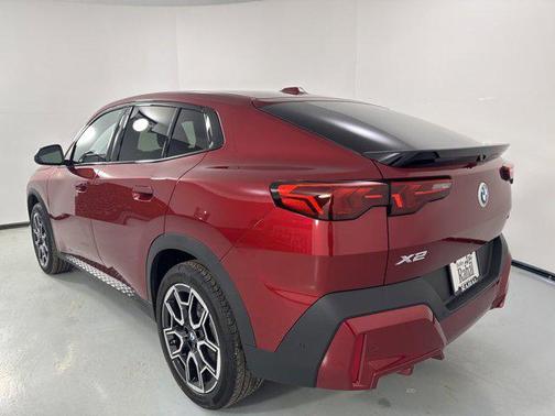 Vegas Red Metallic 2026 BMW X2 xDrive28i