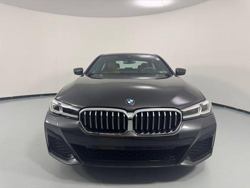 Dark Graphite Metallic 2023 BMW 530 i xDrive