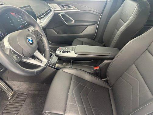 Mineral White Metallic 2024 BMW X1 xDrive28i