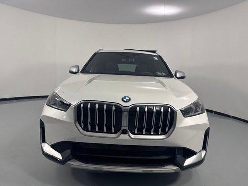 Mineral White Metallic 2024 BMW X1 xDrive28i