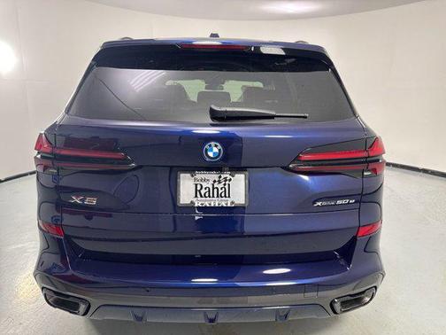Tanzanite Blue II Metallic 2026 BMW X5 PHEV xDrive50e
