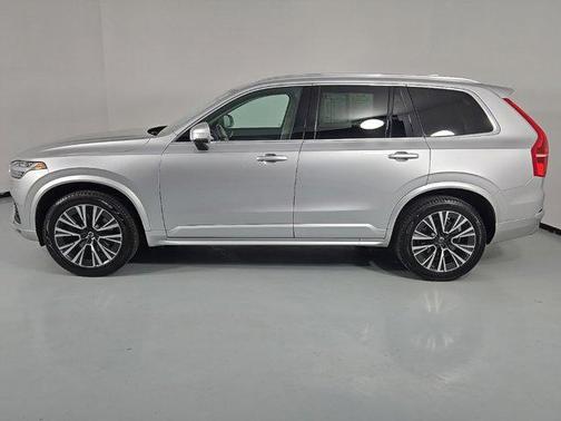 2020 Volvo XC90 T6 Momentum