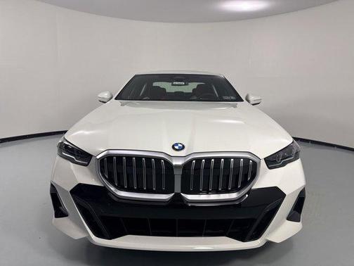 Alpine White 2026 BMW 530 xDrive