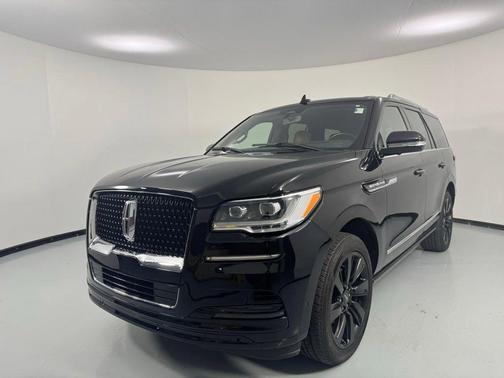 Infinite Black Metallic Clearcoat 2023 Lincoln Navigator Reserve