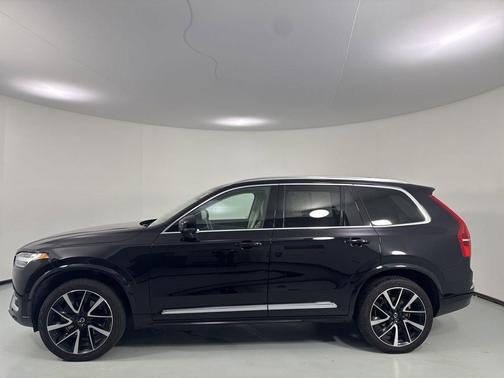 Onyx Black Metallic 2024 Volvo XC90 B6 Plus Bright Theme 6-Seater