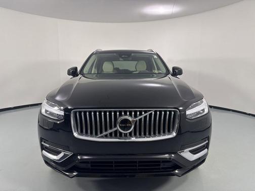 Onyx Black Metallic 2024 Volvo XC90 B6 Plus Bright Theme 6-Seater