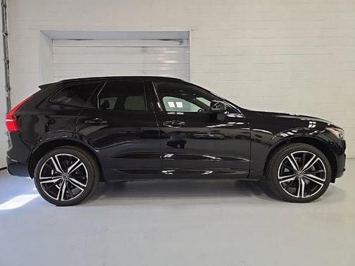2020 Volvo XC60 T6 R-Design