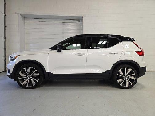 2021 Volvo XC40 Recharge Pure Electric P8