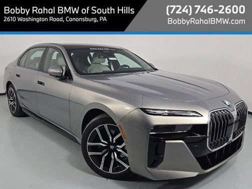 Gray Metallic 2025 BMW i7 xDrive60