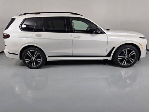 2026 BMW X7 M60i