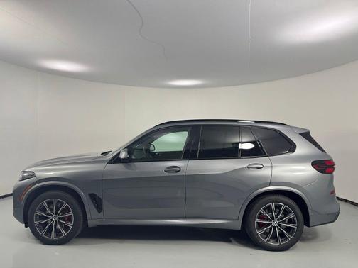 Skyscraper Grey Metallic 2026 BMW X5 xDrive40i