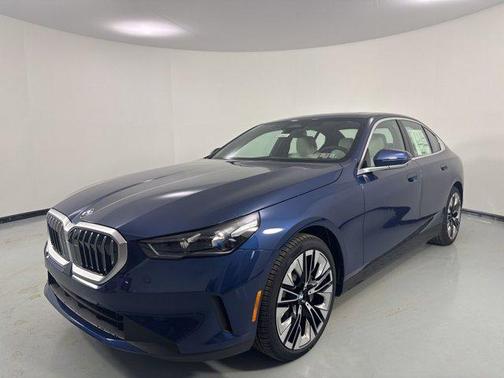 Phytonic Blue Metallic 2026 BMW 530 xDrive