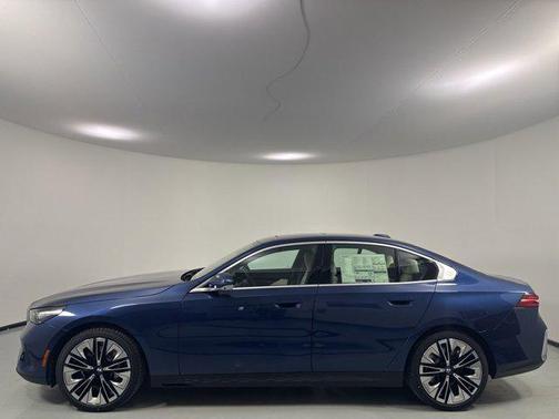 Phytonic Blue Metallic 2026 BMW 530 xDrive