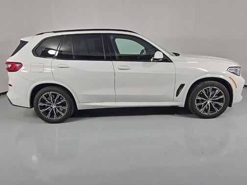 2023 BMW X5 M50i