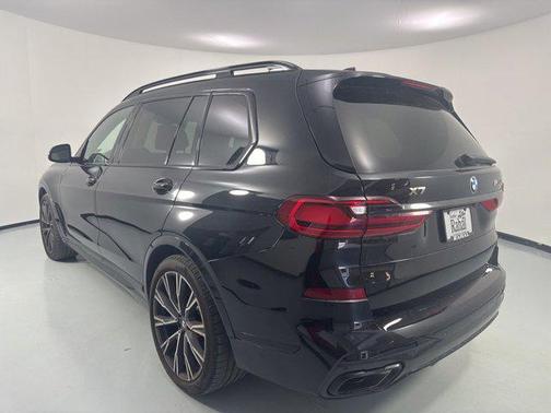 Black Sapphire Metallic 2022 BMW X7 M50i