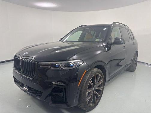 Black Sapphire Metallic 2022 BMW X7 M50i