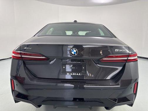 Dark Graphite Metallic 2026 BMW 530 xDrive