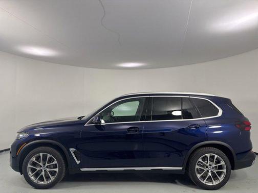 Tanzanite Blue II Metallic 2026 BMW X5 xDrive40i