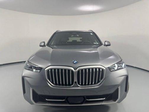 Skyscraper Grey Metallic 2025 BMW X5 PHEV xDrive50e