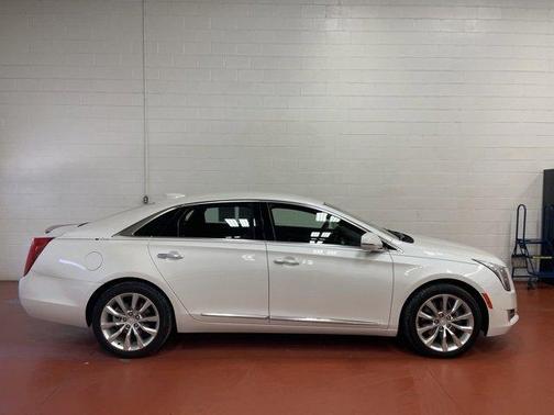 Photo 4 of 17 of 2017 Cadillac XTS Luxury