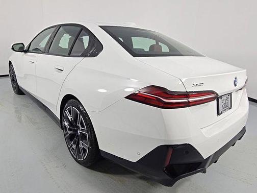 Alpine White 2026 BMW 530 xDrive