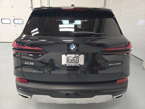 Black Sapphire Metallic 2024 BMW X5 xDrive40i
