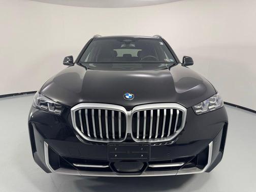 Black Sapphire Metallic 2024 BMW X5 xDrive40i