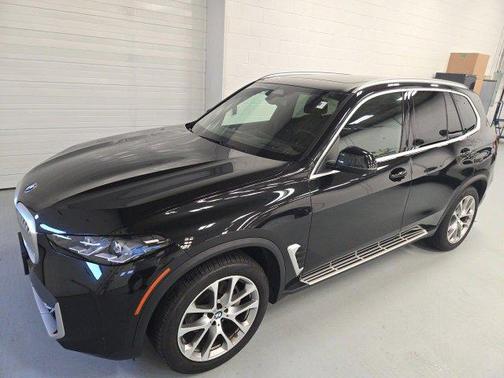Black Sapphire Metallic 2024 BMW X5 xDrive40i