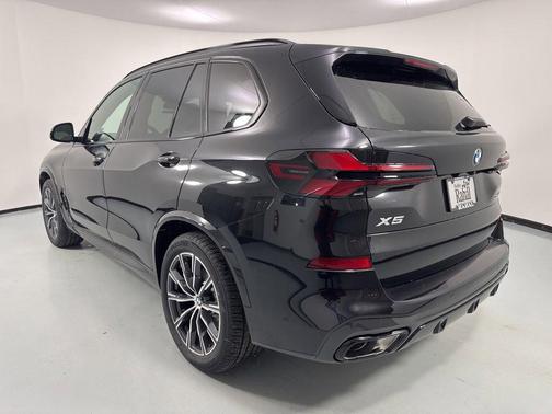 Black Sapphire Metallic 2026 BMW X5 xDrive40i