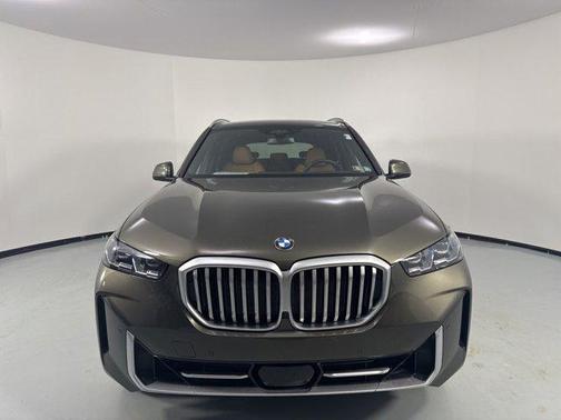 Manhattan Green Metallic 2024 BMW X5 xDrive40i