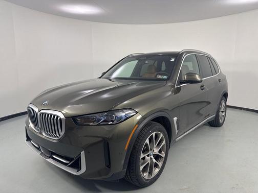 Manhattan Green Metallic 2024 BMW X5 xDrive40i