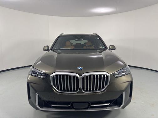 Manhattan Green Metallic 2024 BMW X5 xDrive40i