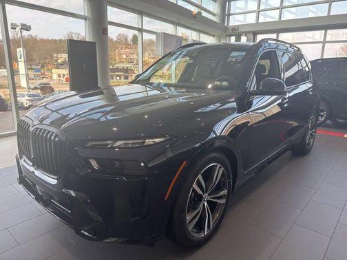 Carbon Black Metallic 2026 BMW X7 xDrive40i