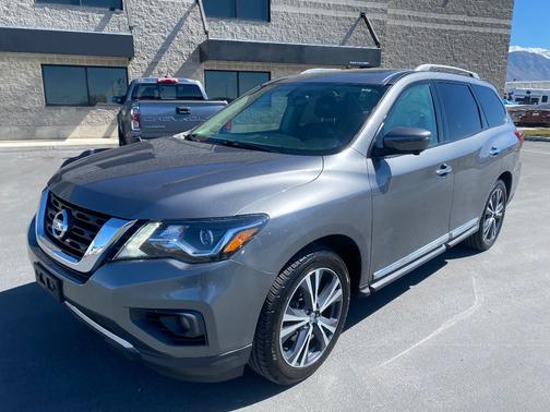 2020 Nissan Pathfinder Platinum
