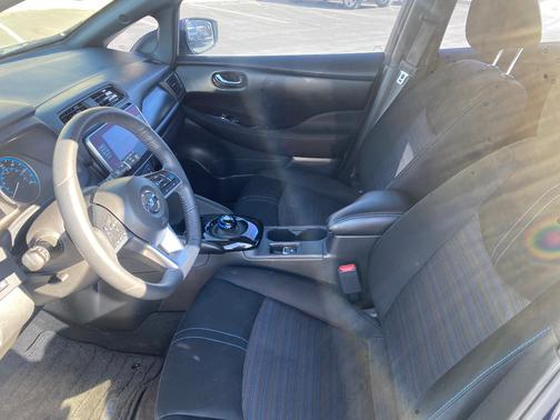 2020 Nissan Leaf SV