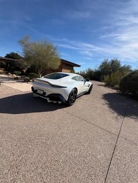 2021 Aston Martin Vantage Automatic
