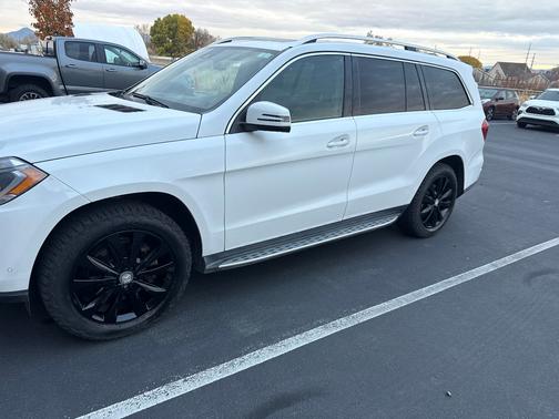 2023 Jeep Grand Wagoneer Base