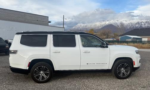 2023 Jeep Grand Wagoneer Base
