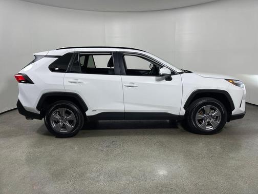 Ice Cap 2024 Toyota RAV4 Hybrid XLE