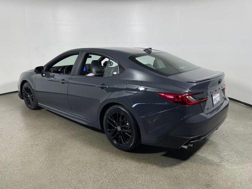 Underground 2025 Toyota Camry SE