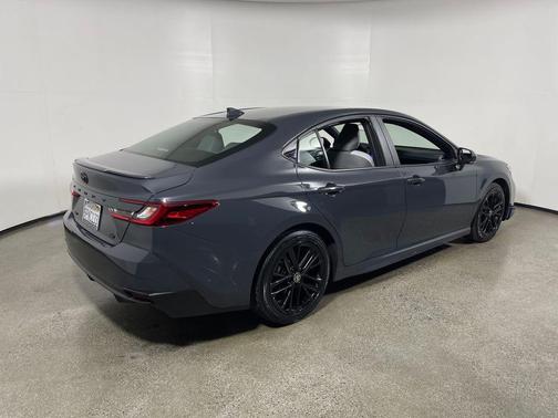 Underground 2025 Toyota Camry SE