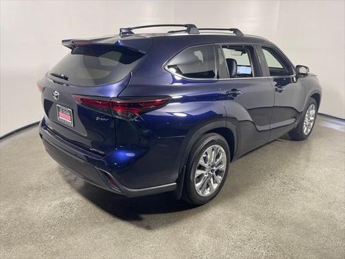 2025 Toyota Highlander Hybrid Limited