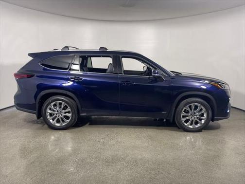 2025 Toyota Highlander Hybrid Limited